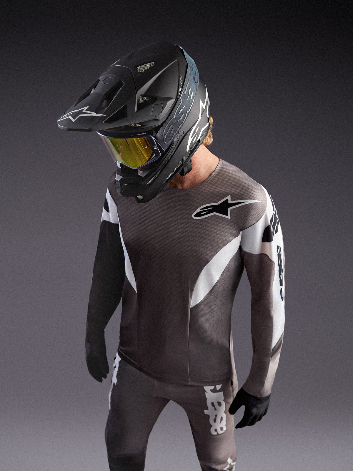 Camisola A-Supra Elite em Faded Gray, jersey de BTT leve e microperfurada com gráficos racing e logótipo ASTARS.