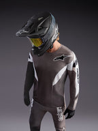 Camisola A-Supra Elite em Faded Gray, jersey de BTT leve e microperfurada com gráficos racing e logótipo ASTARS.