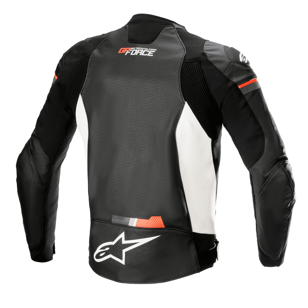 Alpinestars GP Force Airflow Leather Jacket, vista traseira, preto, branco e vermelho fluo, painel traseiro em couro perfurado para ventilação, inserções elásticas em acordeão nos ombros e laterais, logótipo Alpinestars branco na parte inferior das costas, marca GP Force na parte superior das costas, vestuário de motociclismo desportivo