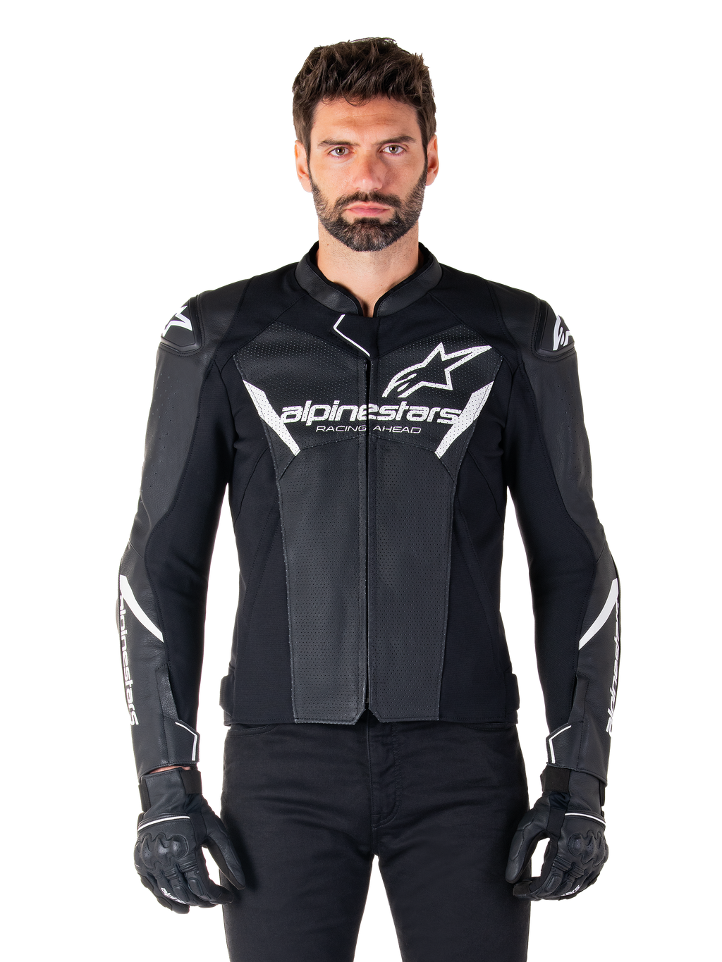 Alpinestars Faster V3 Airflow Leather Jacket, casaco de motociclismo preto com detalhes brancos, painéis de pele perfurada para ventilação, logótipo Alpinestars no peito, usado com luvas pretas, construção em pele de inspiração desportiva