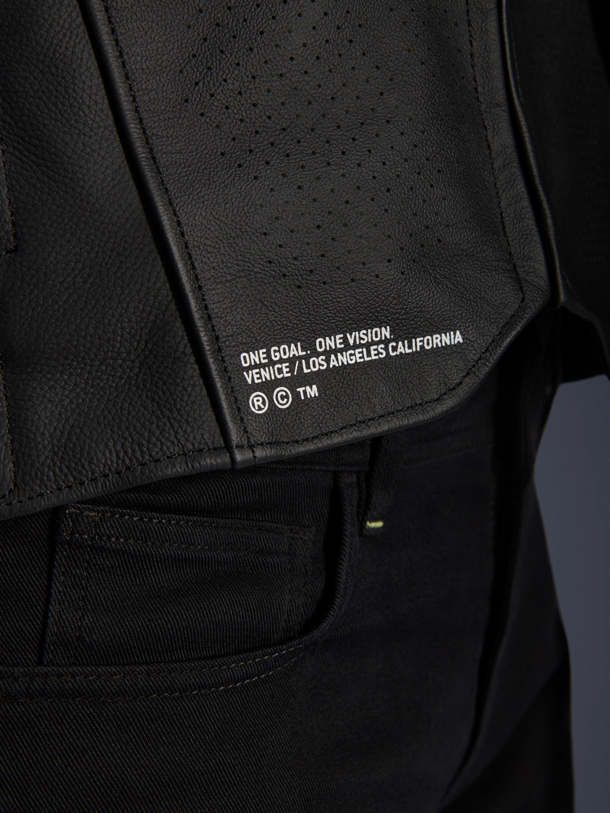 Casaco De Couro Atem V5