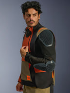 Casaco Laminado Alpinestars Halo Pro Drystar® XF, Walnut Rust Black, design modular com as mangas exteriores removidas para mostrar a malha respirável e a armadura Nucleon Flex Pro integrada no ombro e no cotovelo, vestuário de motociclismo para adventure touring