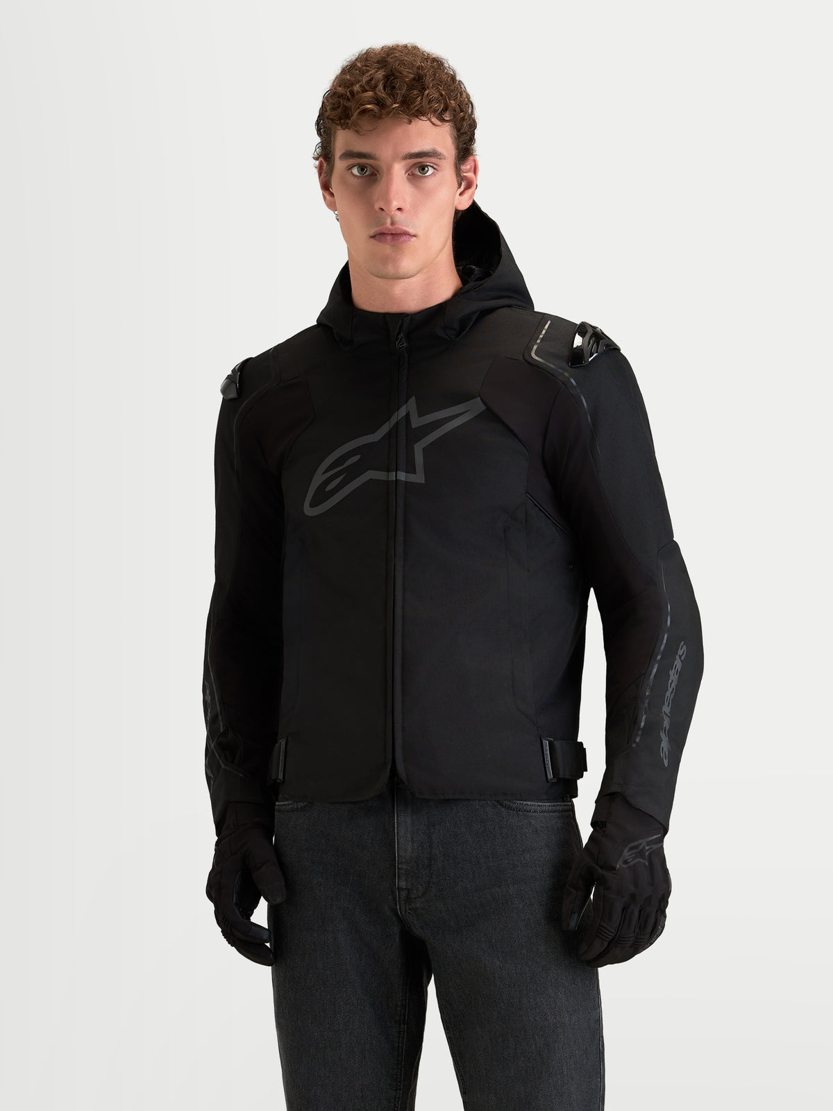 Alpinestars Zaca V 2 Waterproof, casaco de moto impermeável para homem, preto, com capuz e proteção integrada nos ombros, num modelo com luvas