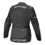 Alpinestars Andes Air Drystar® Jacket, casaco de motociclismo, preto, vista traseira com amplos painéis de ventilação em malha, faixas refletoras na parte superior das costas e mangas, e logótipo Alpinestars em texto grande na bainha inferior.