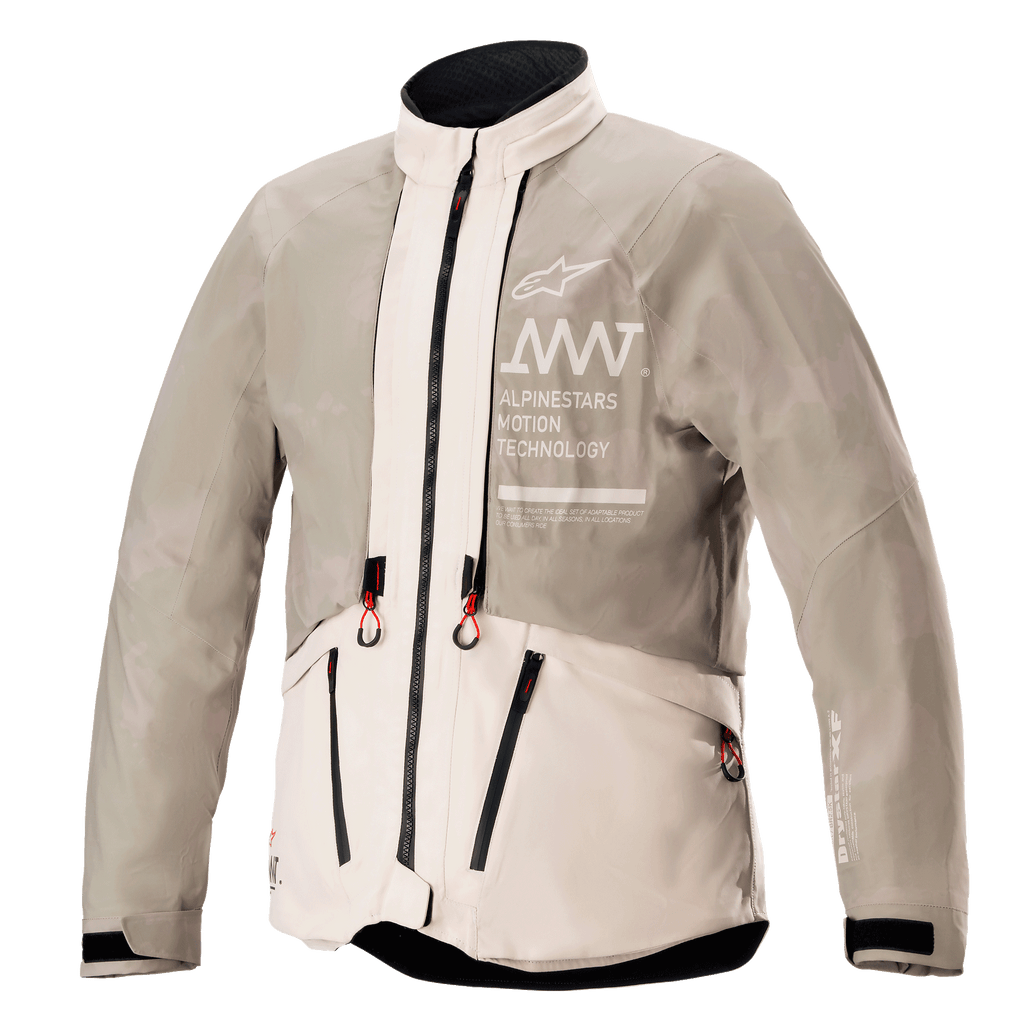 Casaco Alpinestars AMT-10LAB Drystar® XF, Configuração de Chuva, White Sand Aluminum Camo, casaco de aventura em têxtil impermeável com a marca AMT no peito e puxadores de fecho de correr com pontas vermelhas