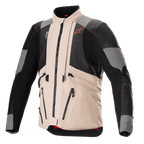 Casaco Alpinestars AMT-10R Drystar XF em configuração para o calor, casaco de motociclismo de aventura, cinzento e castanho pálido com painéis de malha pretos, design modular para o máximo fluxo de ar, com vários bolsos utilitários e logótipo Alpinestars Spicy Orange no peito