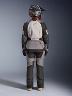 Alpinestars Stella Andes V4 Drystar, casaco de moto touring para mulher, cinzento e preto, impermeável, vista traseira.