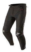 Alpinestars T-SP R Drystar Pants, calças têxteis de motociclismo sport-touring pretas, com joelheiras reforçadas e logótipos de estrela brancos, marca Drystar vermelha na anca, aberturas de ventilação com fecho nas coxas e cintura ajustável com fivela, com ajuste articulado inspirado na competição