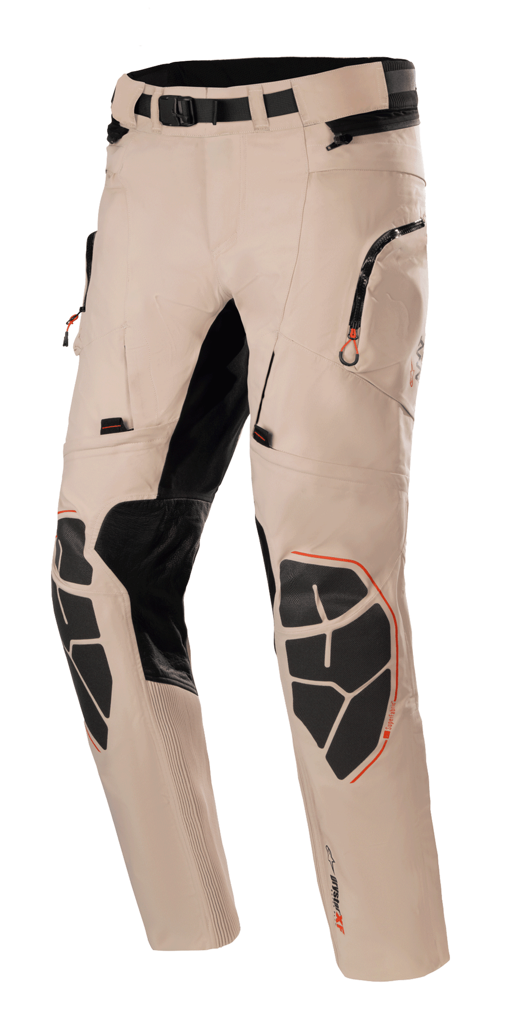 Alpinestars AMT-10R Drystar Xf Pants, calças de motociclismo para turismo de aventura, castanho claro com detalhes pretos e laranja, construção impermeável e respirável, joelheiras reforçadas em Superfabric, cinto ajustável, bolsos com fecho, painéis elásticos para flexibilidade