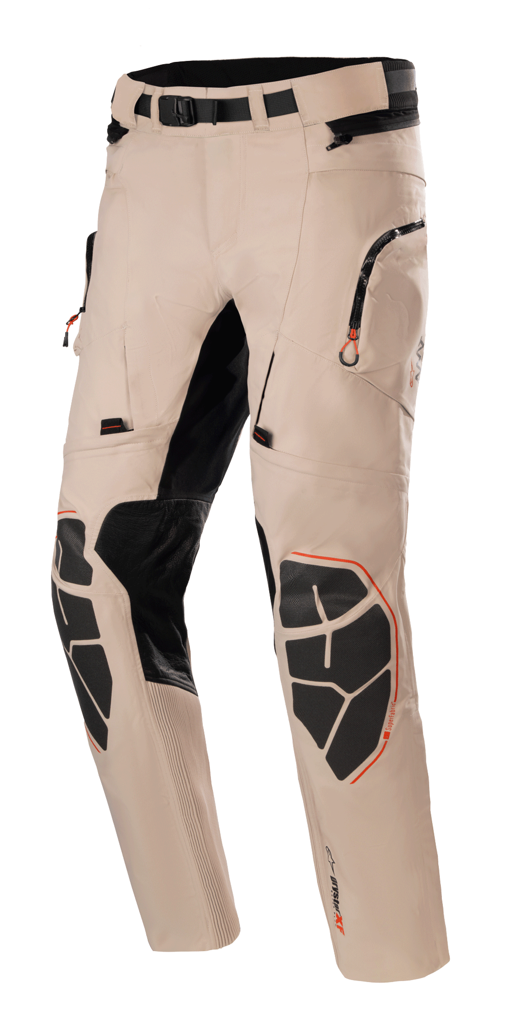 Alpinestars AMT-10R Drystar Xf Pants, calças de motociclismo para turismo de aventura, castanho claro com detalhes pretos e laranja, construção impermeável e respirável, joelheiras reforçadas em Superfabric, cinto ajustável, bolsos com fecho, painéis elásticos para flexibilidade