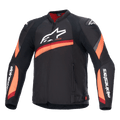Casaco Alpinestars T-GP Plus R V4, casaco de motociclismo preto com riscas vermelhas e laranja fluo, logótipo branco grande no peito, design têxtil desportivo com forro da gola vermelho e logótipos nas mangas, equipamento de condução desportiva de alta performance