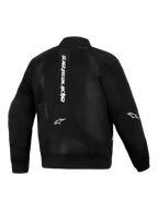 Alpinestars Flight Air Jacket, preto, vista traseira, casaco de motociclismo urbano estilo bomber com painéis de malha 3D extensos, marca vertical branca nas costas, logótipos Astar nos cotovelos e punhos e bainha em malha elástica canelada.