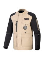 Casaco Alpinestars Dice, casaco de motociclismo urbano, bege e preto, design inspirado em vestuário de trabalho com quatro bolsos utilitários frontais e patches com logótipo, construção têxtil robusta para desempenho urbano