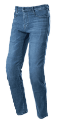 Alpinestars Radon Regular Fit Denim Pants, calças de ganga de motociclismo em azul Rinse Blue, corte direito com design de cinco bolsos, textura de ganga desbotada, fecho de botão e fecho de correr, construção durável para condução urbana