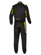 Alpinestars GP Race V3 Suit FIA, fato de automobilismo, preto e amarelo fluorescente, vista traseira mostrando pormenores em amarelo fluorescente nos ombros e pernas, pequeno logótipo amarelo na parte inferior das costas e etiqueta de certificação FIA na gola.