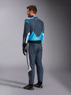 Alpinestars GP Pro Comp V2 FIA, macacão de corrida cinzento e azul ciano, masculino, homologação FIA, vista traseira.