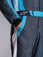 Alpinestars Macacão GP Pro Comp V2 FIA, macacão de automobilismo para homem, cinzento e azul, com cinto e bolso lateral.