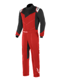 Alpinestars Kart Indoor Suit, fato de karting, vermelho e preto com detalhes brancos, mangas e painéis superiores do peito pretos, tronco e pernas vermelhos, abertura frontal assimétrica e cinto ajustável na cintura