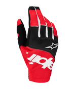 Luvas Alpinestars Techstar 2025, luvas de motocross, pretas e vermelho vivo com detalhes brancos, logótipo Alpinestars sublimado no dorso e logótipo de estrela nos nós dos dedos, tecido elástico durável para todo-o-terreno