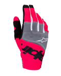 Luvas Alpinestars Techstar 2025, luvas de motocross, rosa fluo, cinzento e preto, com painéis cinzentos nos nós dos dedos e logótipo branco, marca preta em destaque sobre tecido elástico rosa néon, design leve com detalhes brancos para performance todo-o-terreno
