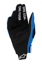 Alpinestars 2025 Radar Pro Gloves, luvas de motocross, azuis e pretas, vista da palma em camurça sintética preta, "ONE GOAL ONE VISION" impresso a branco nos dedos, logótipo Alpinestars branco no pulso, design leve para competição off-road