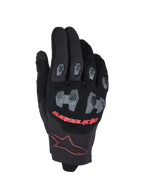 Alpinestars 2026 Pro-Dura Gloves, luvas de motocross e enduro, pretas e vermelho vivo, com proteções em TPR cinzentas nos nós dos dedos e nos dedos com padrão hexagonal, costas da mão em malha respirável, texto Alpinestars vermelho e logótipo de estrela bordeaux no punho