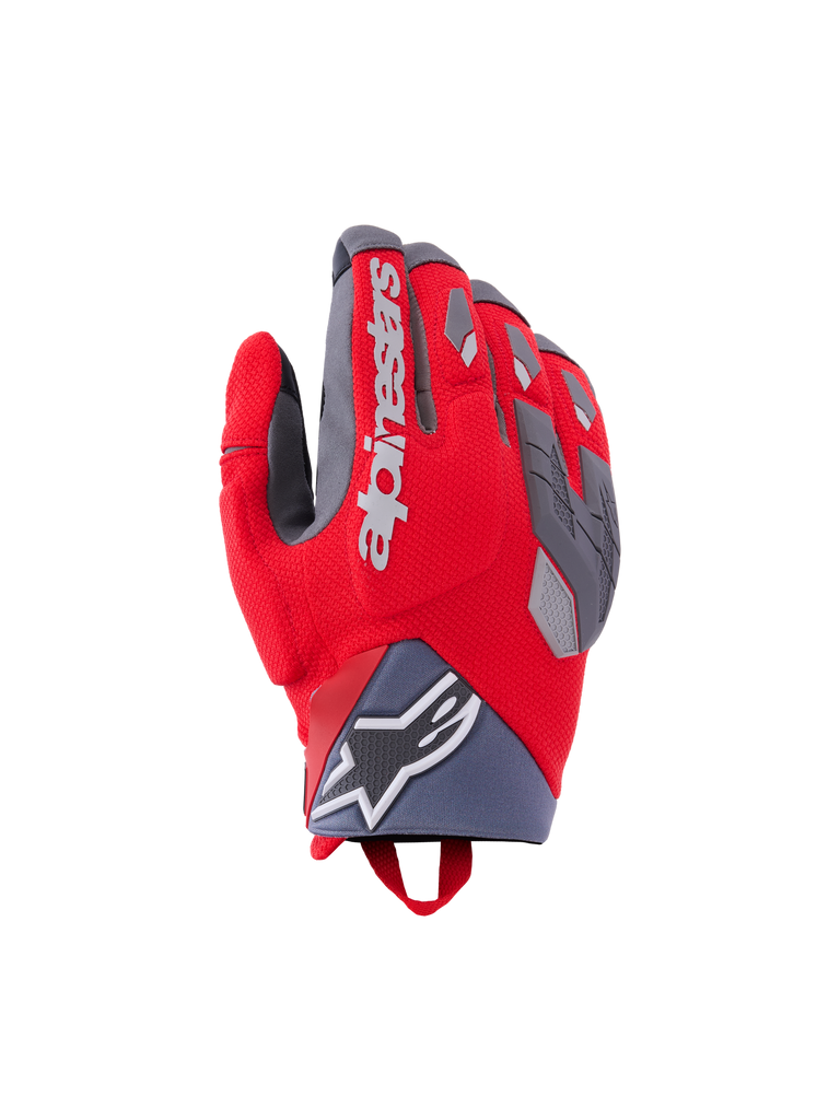 Alpinestars Durack Gloves, luvas de moto todo-o-terreno, vermelhas com detalhes cinzentos e pretos, logótipo branco, superfície texturizada com padrões geométricos, proteção nos dedos e nós dos dedos, design desportivo e dinâmico