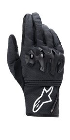 Alpinestars Morph Street Gloves, luvas de motociclismo pretas de punho curto, tecido texturizado MorphTech Weave com proteção preta brilhante nos nós dos dedos, logótipo branco proeminente no punho, equipamento de condução urbana