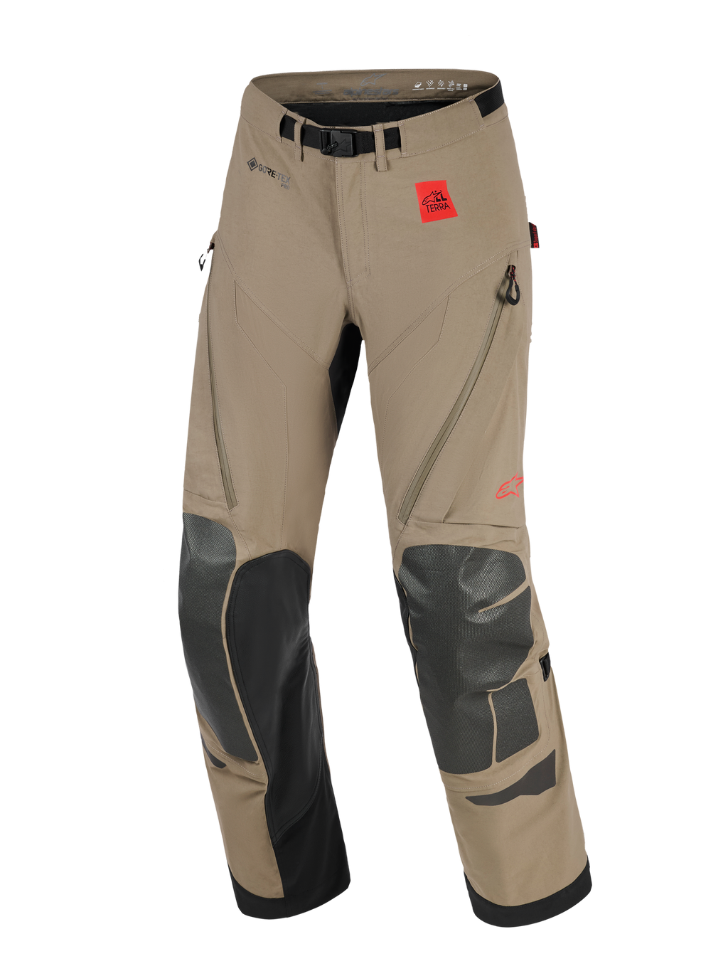 Calças Alpinestars Nazca 3L GORE-TEX PRO, calças de motociclismo de aventura, cor nogueira e preto, com um emblema vermelho do logótipo All Terra, marca GORE-TEX PRO, reforços pretos em Superfabric nos joelhos e canelas, ventilação nas coxas com fecho de correr e cinto integrado com fivela magnética.