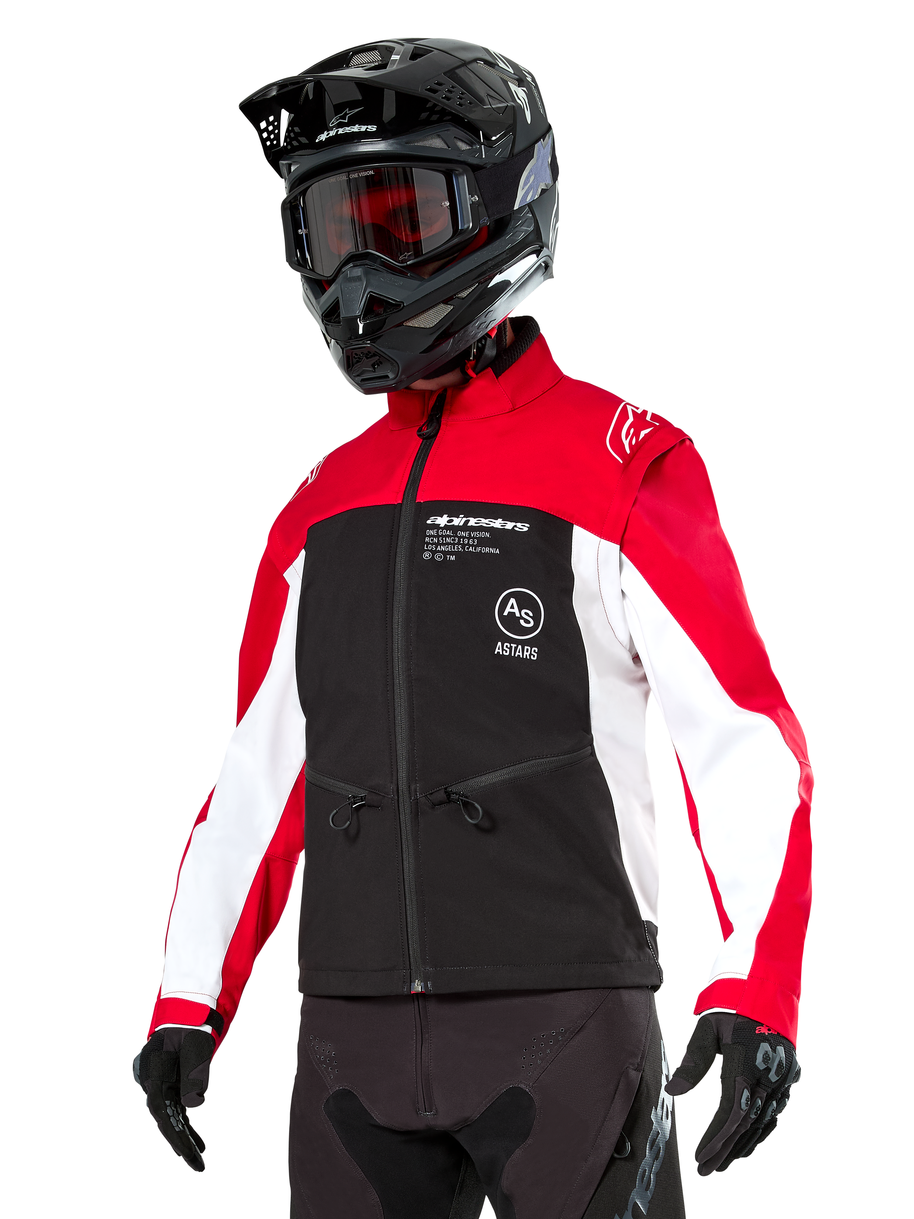 Alpinestars Lite-Dura Softshell Jacket, casaco de moto, preto, vermelho vivo e branco, usado por um piloto com capacete de motocross preto, óculos vermelhos e luvas, com branding de destaque no peito, concebido para condução off-road e enduro