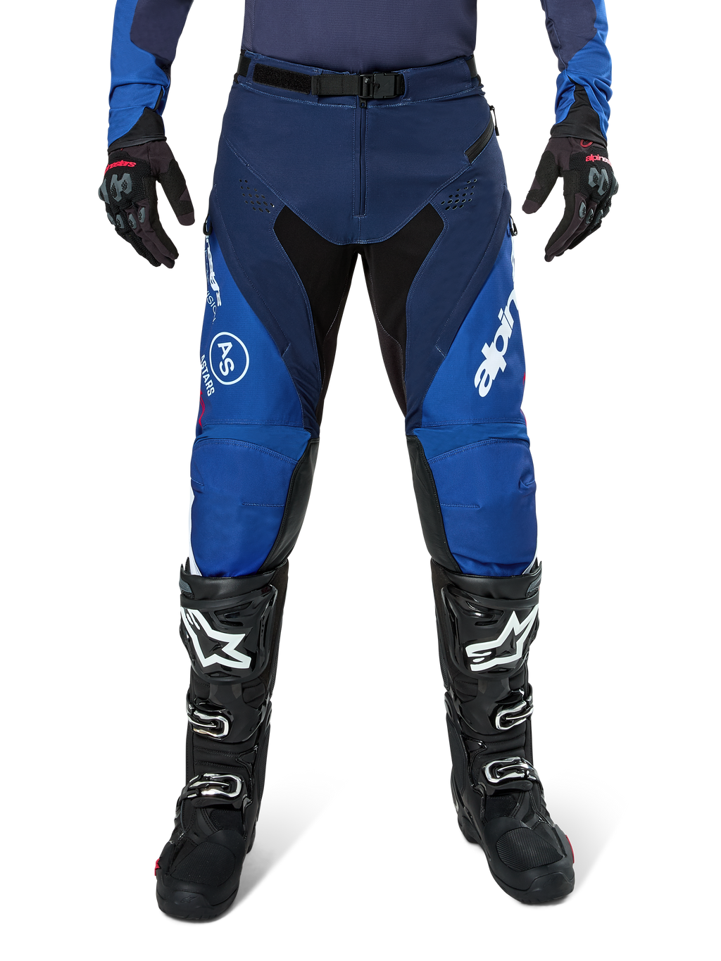 Alpinestars Pro-Dura Pants, calças de motocross, azul-marinho e azul vivo com detalhes brancos, vista frontal, usadas com botas e luvas pretas, design técnico para enduro e todo-o-terreno