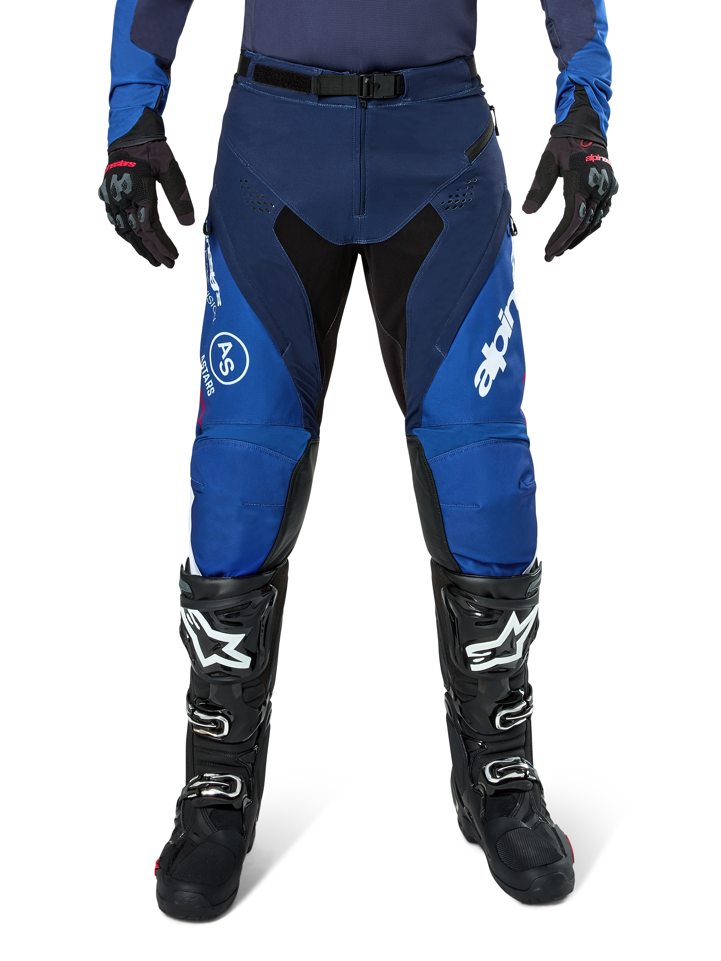 Alpinestars Pro-Dura Pants, calças de motocross, azul-marinho e azul vivo com detalhes brancos, vista frontal, usadas com botas e luvas pretas, design técnico para enduro e todo-o-terreno