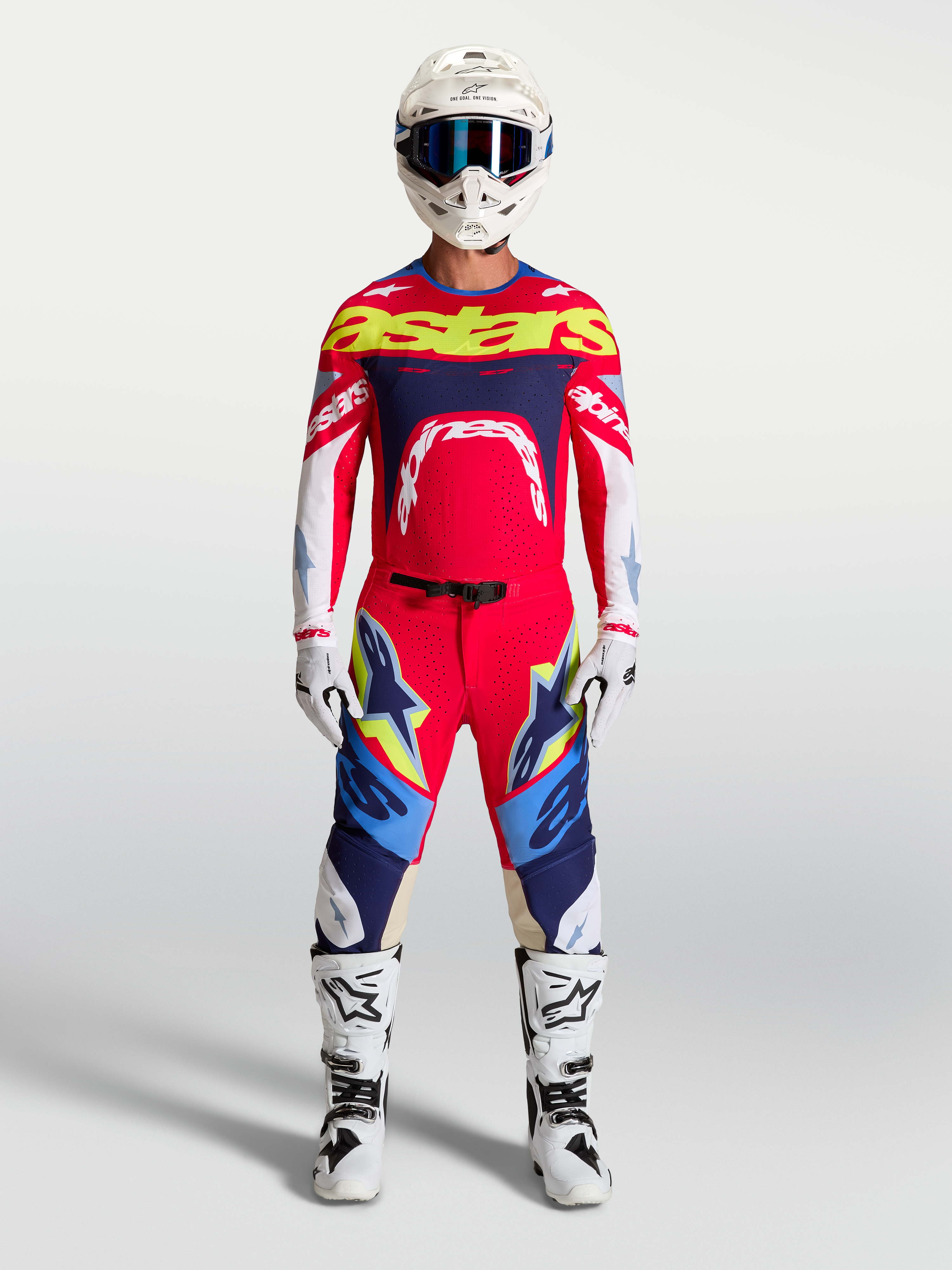 Alpinestars Supertech Dyna Gear Set e Calças Supertech Dyna, conjunto de motocross para homem, vermelho e azul-marinho, ajuste atlético de piloto profissional.