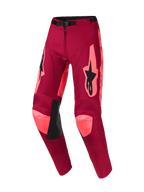 Alpinestars 2026 Racer Riway Pants, calças de motocross, Dark Red Coral, com detalhes em coral brilhante nos joelhos e laterais, logótipo Alpinestars preto nas coxas, painéis interiores dos joelhos em couro preto, fivela de cintura ajustável, design durável de competição todo-o-terreno