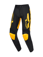 Calças Alpinestars 2026 Racer Riway, calças de motocross, amarelas e pretas, com logótipos amarelos proeminentes nas coxas e painéis amarelos nos joelhos, design ergonómico pré-curvado, construção em politecido durável para corridas profissionais de todo-o-terreno