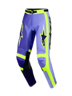 Alpinestars 2026 Racer Portl Pants, calças de motocross, roxas e amarelo fluorescente, com painéis roxos de tons variados e detalhes em amarelo néon, joelheiras internas em pele preta, logótipos Alpinestars em destaque nas coxas e design ergonómico pré-curvado para corridas off-road
