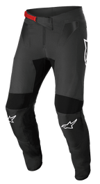 Alpinestars Supertech Foster Pants, calças de motocross, pretas e cinzentas, com fivela vermelha na cintura, logótipos brancos nos joelhos, proteção reforçada nos joelhos e coxas, painéis de malha ventilados e design ajustado para condução ativa