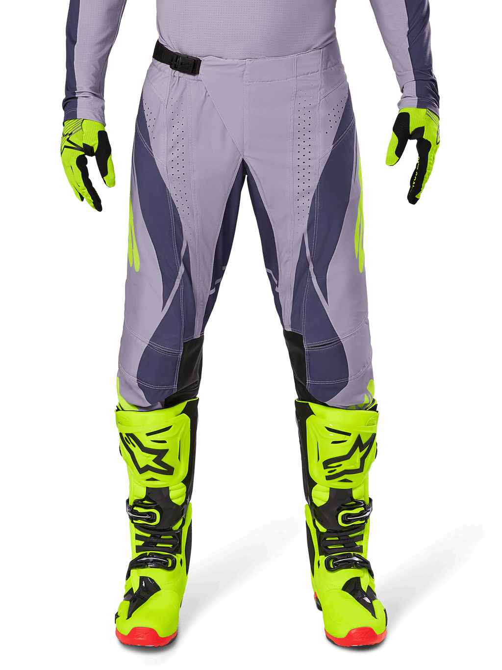 Alpinestars 2025 Techstar Dreem Pants, calças de motocross, cinzento claro e cinzento escuro com pormenores em amarelo néon, combinadas com botas e luvas em amarelo néon, ventilação cortada a laser, fivelas pretas e solas vermelhas, equipamento de motocross profissional