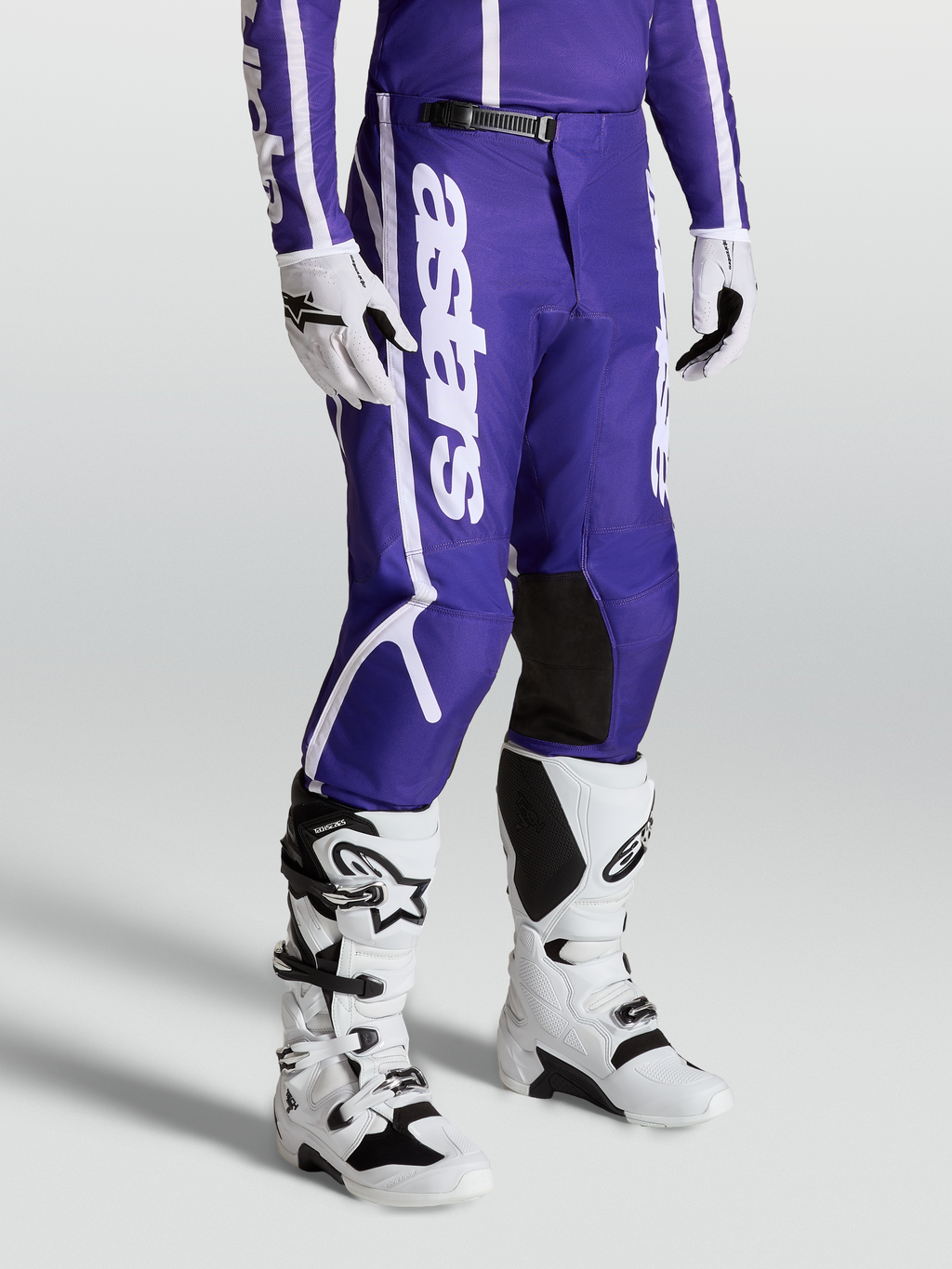 Alpinestars Calças Fluid Apex V2, calças de motocross para homem, azul e branco, tecido polifabric 600D resistente, pernas pré-curvadas e ajuste desportivo off-road