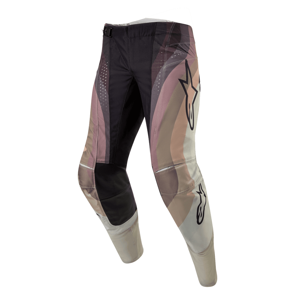 Alpinestars 2024 Techstar Pneuma Pants, calças de motocross, em Dark Sand, Iron Dust e cinzento, com um design de blocos de cor ondulados, logótipos de estrela da Alpinestars, painéis de joelho reforçados pretos e perfurações cortadas a laser, equipamento durável para corridas todo-o-terreno
