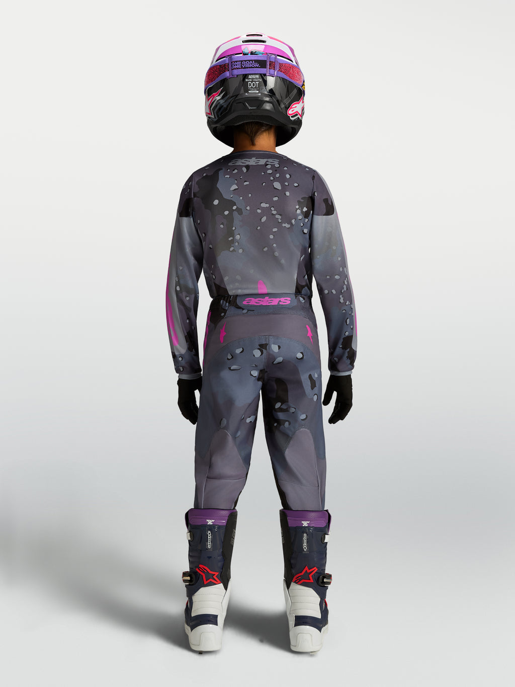 Alpinestars Calças Fluid Lone Juventude, calças de motocross, cinzentas camufladas e roxas, vista traseira no modelo.