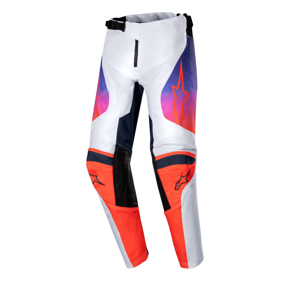 Alpinestars 2024 Youth Racer Hoen Pants, calças de motocross para jovens, cinza claro, laranja vibrante e preto, com painéis de joelho em laranja vibrante e logótipos pretos, gráficos nas coxas em degradê de roxo para laranja, design ergonómico pré-curvado para corridas todo-o-terreno