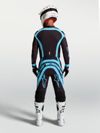 Conjunto Alpinestars Supertech Vesta, camisola e calças de motocross, pretas e turquesa, vista traseira, ajuste atlético.