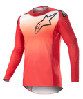 Alpinestars 2023 Supertech Risen Jersey, camisola de motocross de manga comprida, gradiente de vermelho Mars e branco, logótipo Astars preto no peito, mangas perfuradas com pontos de ventilação brancos, ajuste atlético de corrida para performance em todo-o-terreno