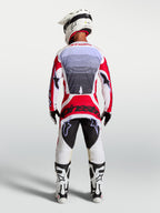 Alpinestars Techstar Maven, equipamento de motocross para homem, vermelho e branco, ajuste atlético, vista traseira.
