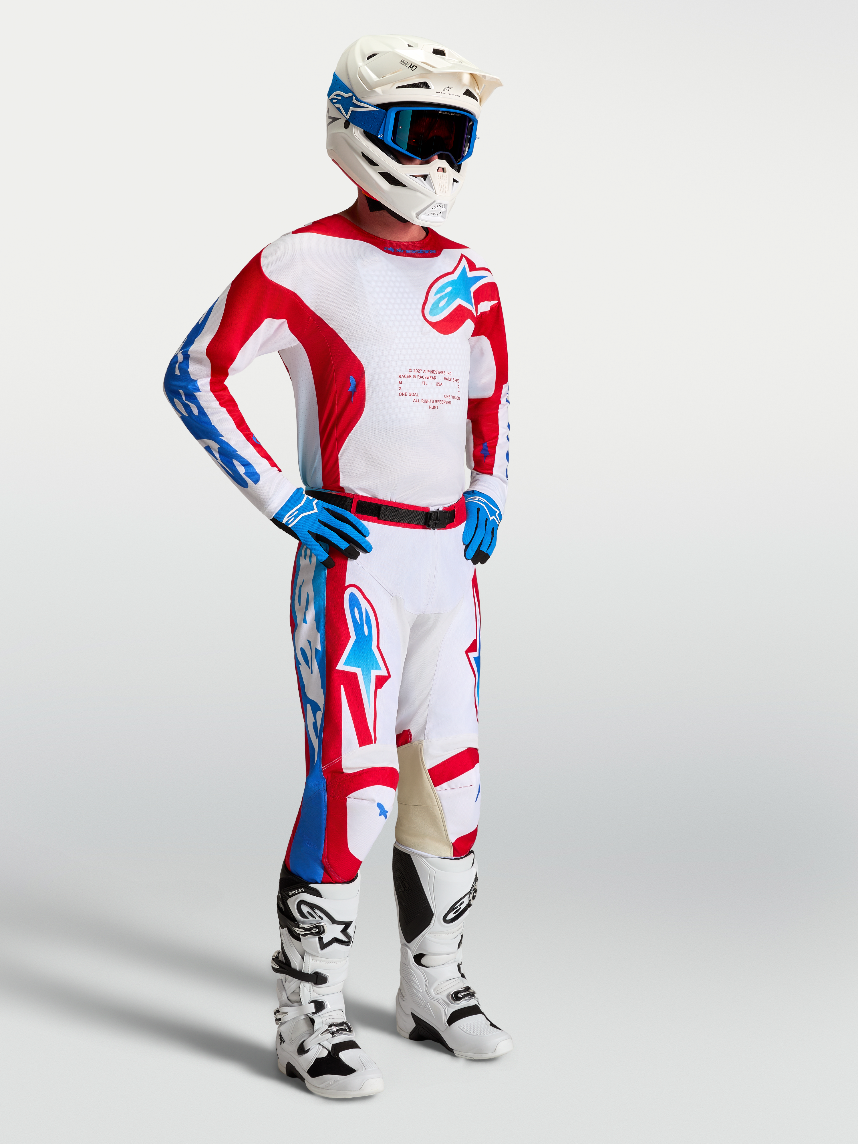 Alpinestars Conjunto Racer Hunt, camisola e calças de motocross, vermelho e branco, modelo para alto desempenho off-road.