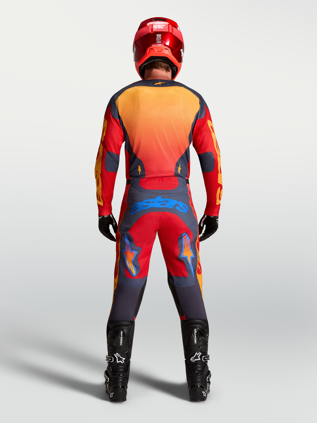 Camisola Alpinestars Racer Hunt, equipamento de motocross para homem, vermelha e cinzenta, tecido respirável, vista traseira.