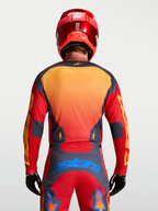 Alpinestars Camisola Racer Hunt, camisolas de motocross para homem, vermelho fire e cinzento, vista traseira no modelo