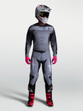 Alpinestars Racer Amber Gear Set, conjunto de motocross para homem, cinzento e rosa, equipamento de alto desempenho para off-road.