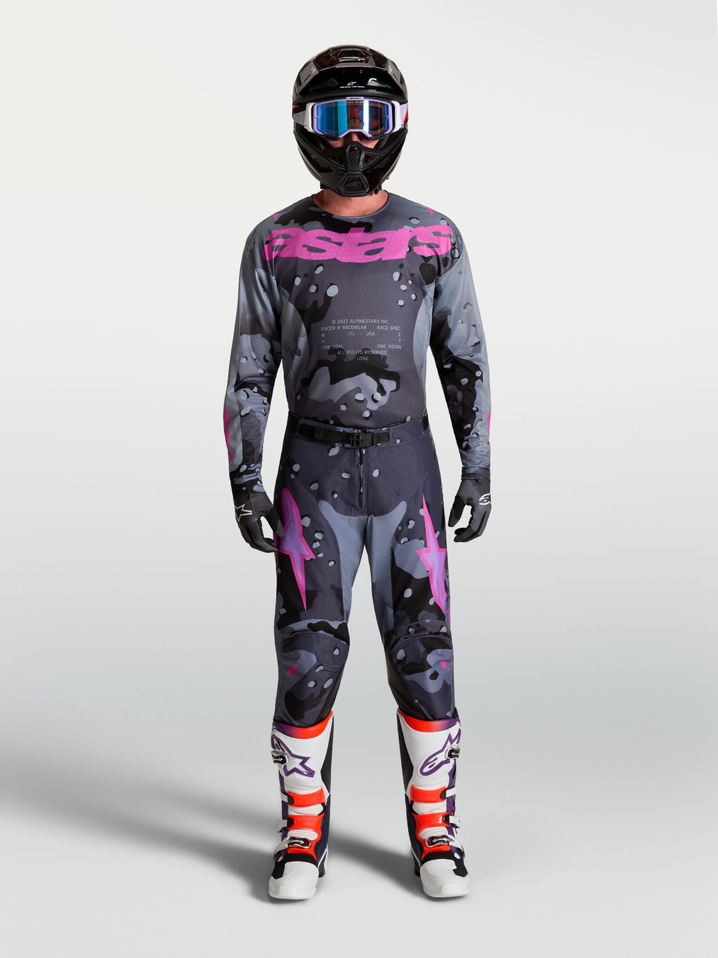 Alpinestars camisola Racer Lone, conjunto de motocross para homem, camuflado cinzento e roxo, inclui capacete e botas de proteção, equipamento técnico para todo-o-terreno.